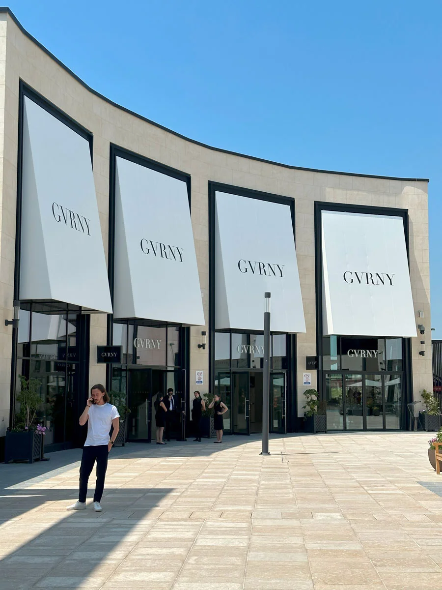 Boutique GVRNY Maison des Métiers d'Art au McArthurGlen de Giverny créé par Mathieu Lehanneur